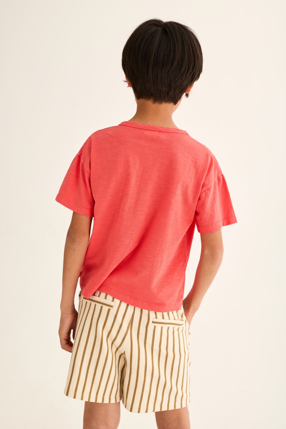 Letnie spodenki dziecięce z bawełny organicznej - jasny beż I Cozmo SS26