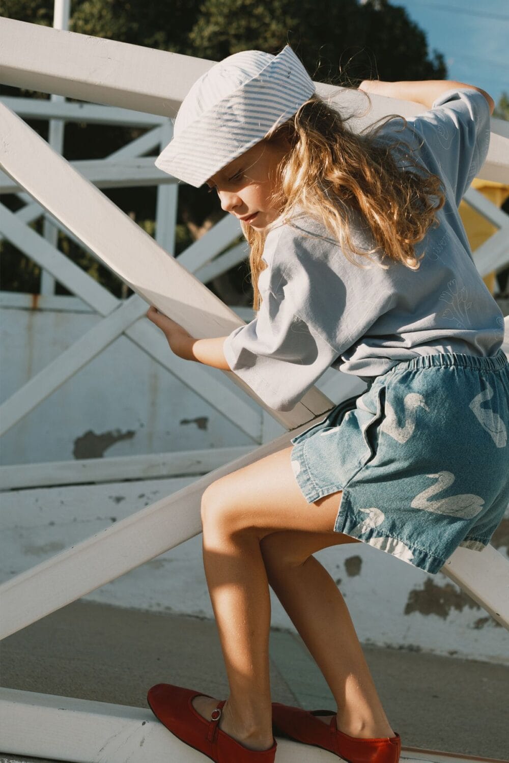 bynela-tinycottons-Big-Swans-Shorts-medium-wash-denim-5 Szorty dziecięce jeansowe Tinycottons | Giverny SS26