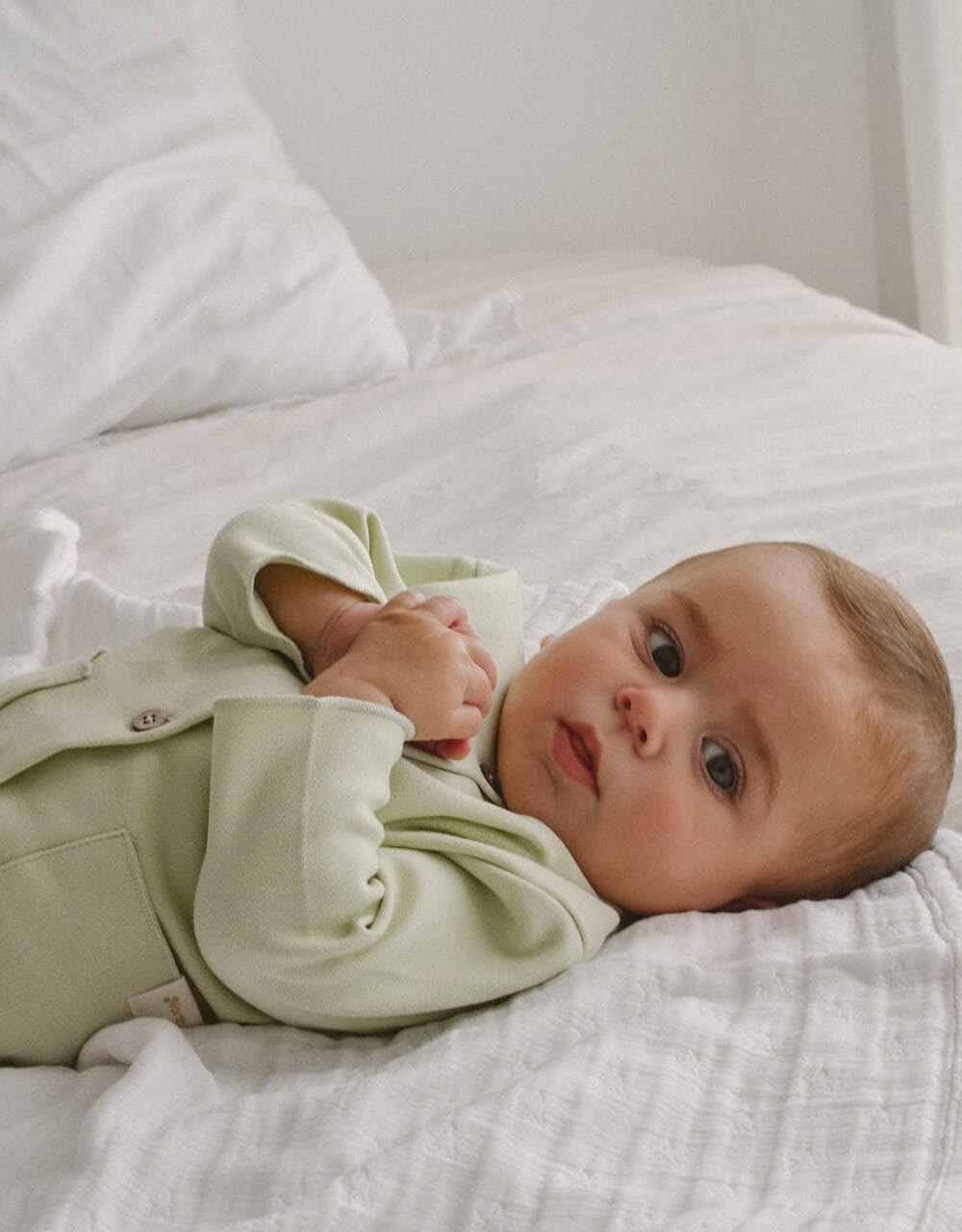 Organiczny komplet niemowlęcy Aloe – koszula & spodenki