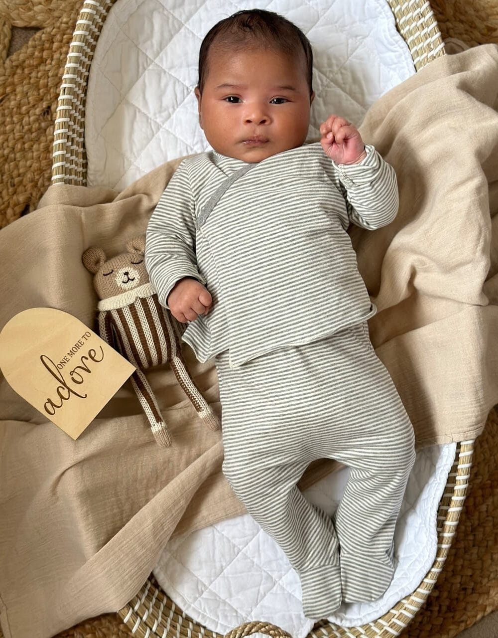 Organiczny pierwszy zestaw dla noworodka | Szare paski
