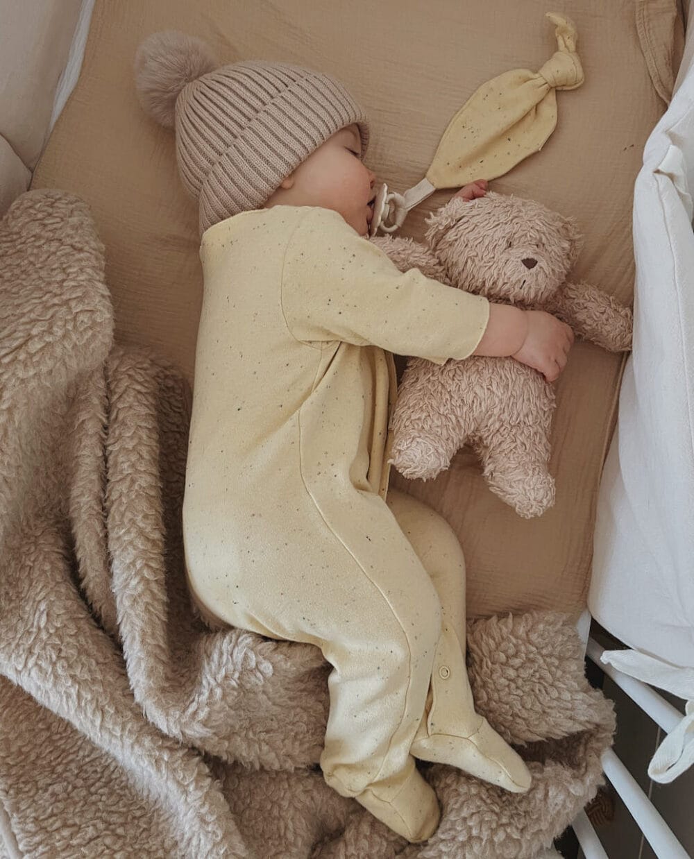 Organiczny rampers niemowlęcy Banana