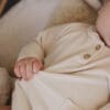Rampers niemowlęcy z bawełny organicznej | Jasny beż