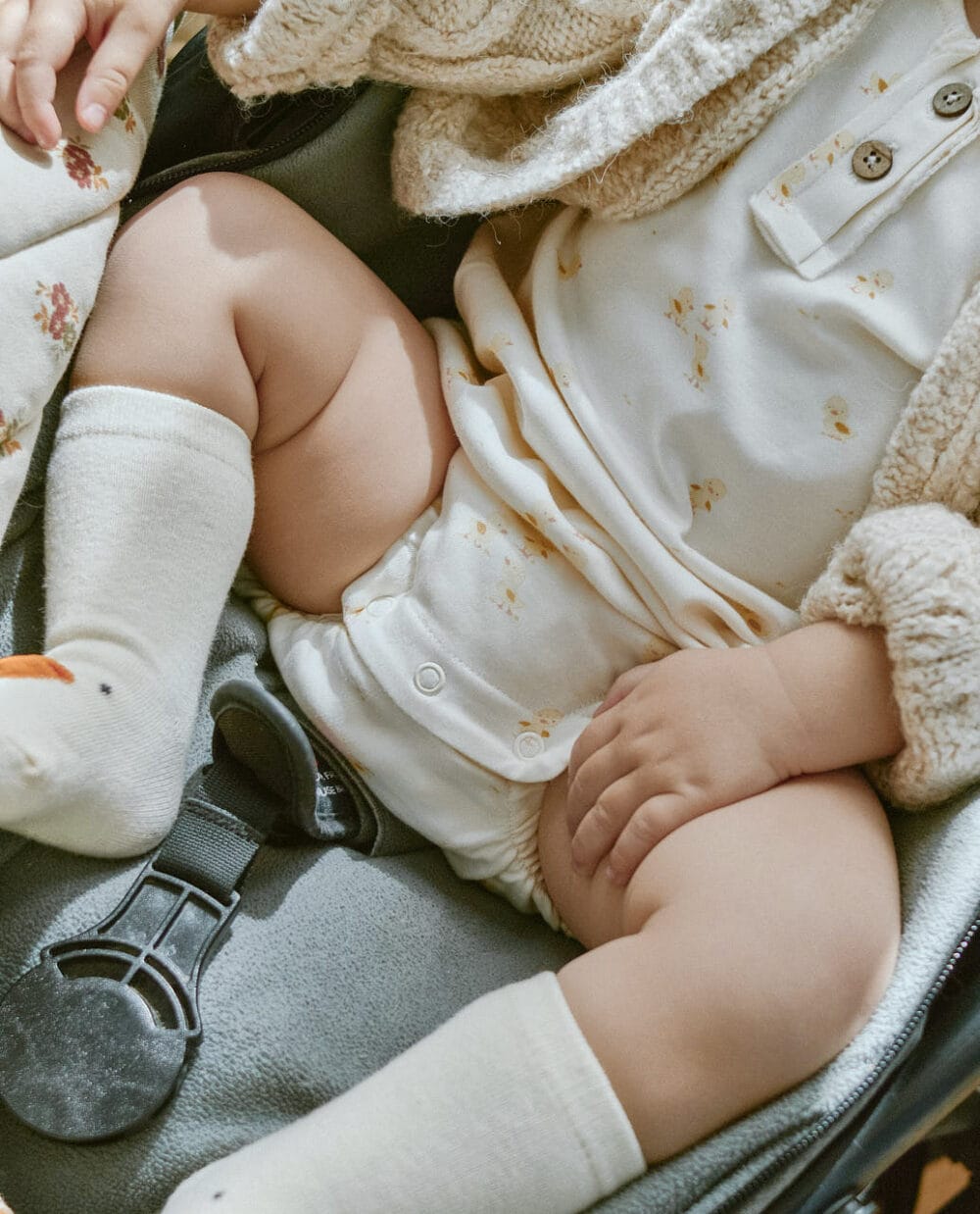 www.bynela.plsklepnorth-baby-rampers-niemowlecy-z-organicznej-bawelny-kaczatka 04 Rampers niemowlęcy z bawełny organicznej | Kaczątka