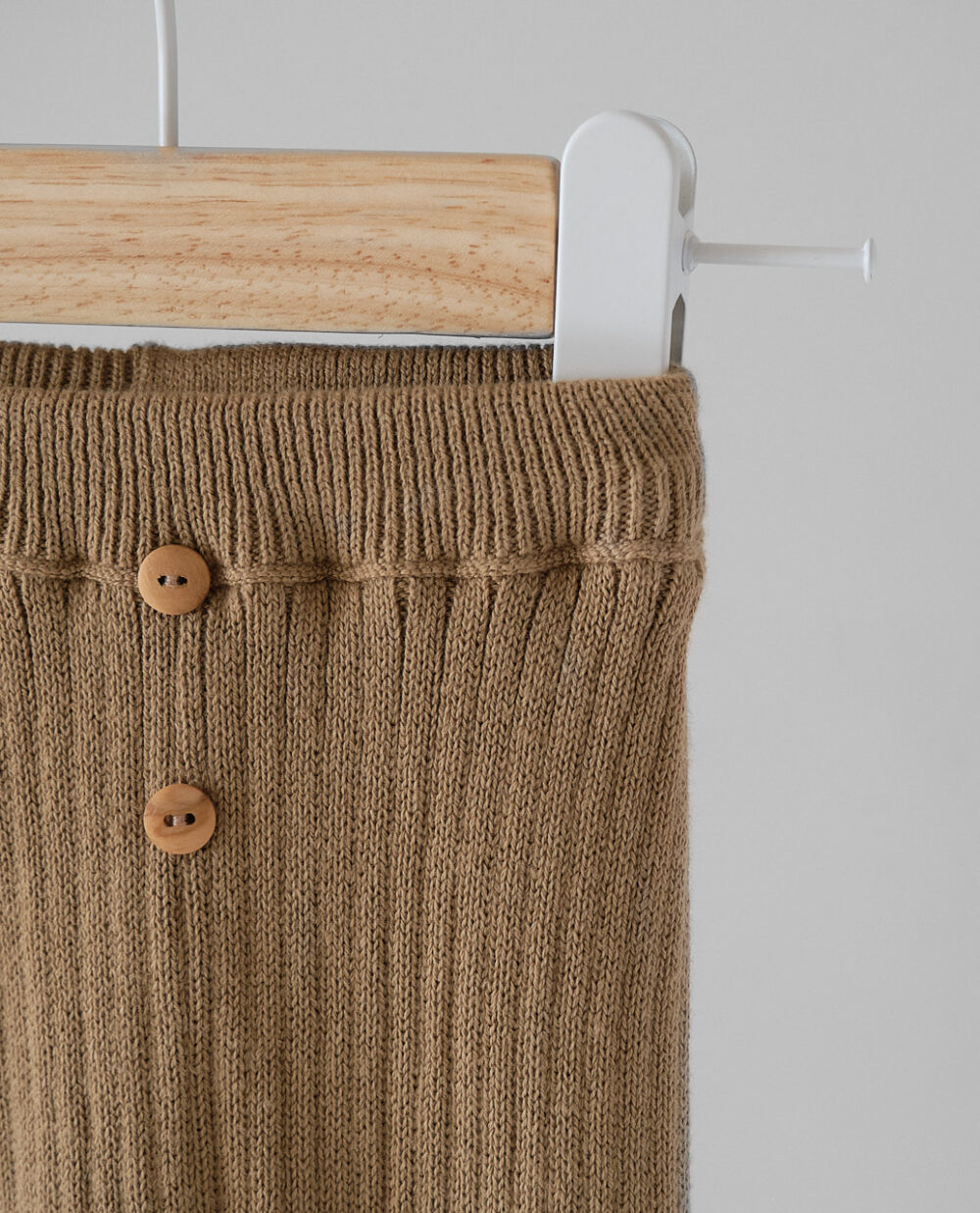 Spodnie niemowlęce z bawełny organicznej | Ciepły beżowo-brązowy