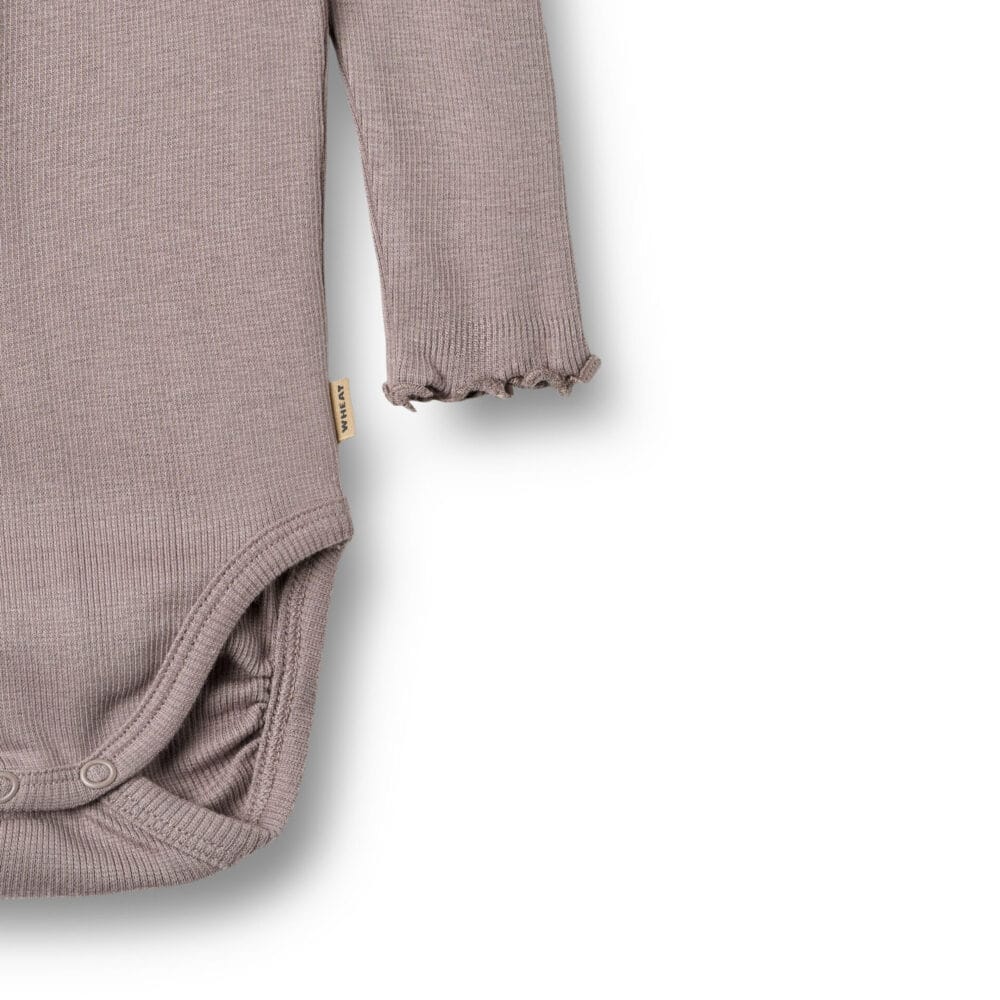 www.bynela.plsklepwheat-lotta-prazkowane-body-niemowlece-z-bawelny-organicznej-longsleeve 02 Body niemowlęce z bawełny organicznej Wheat