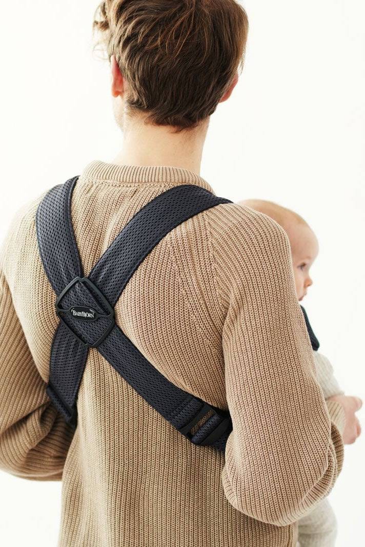 bynela-pl-BABYBJORN-MINI-3D-Mesh-–-nosidelko-Ciemny-Niebieski-7 BABYBJORN MINI 3D Mesh – nosidełko, Ciemny Niebieski