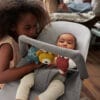 BABYBJORN - leżaczek BLISS 3D Jersey - Jasny Szary + Zabawka BALANCE - Soft Friends