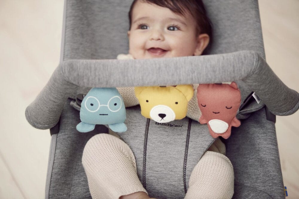 BABYBJORN - zabawka do leżaczka - Soft Friends - jasnoszara