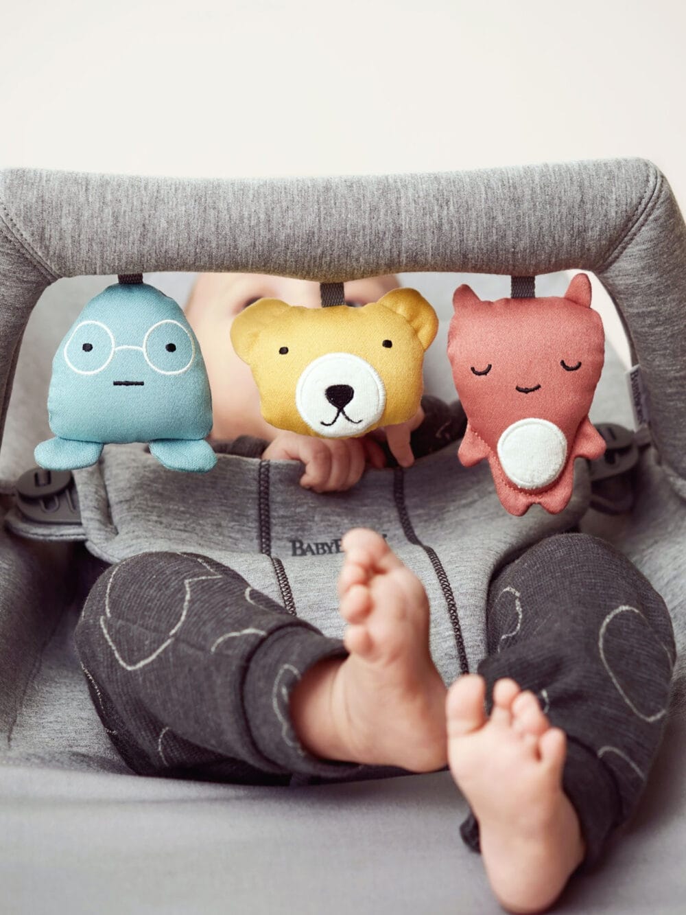 BABYBJORN - zabawka do leżaczka - Soft Friends - jasnoszara