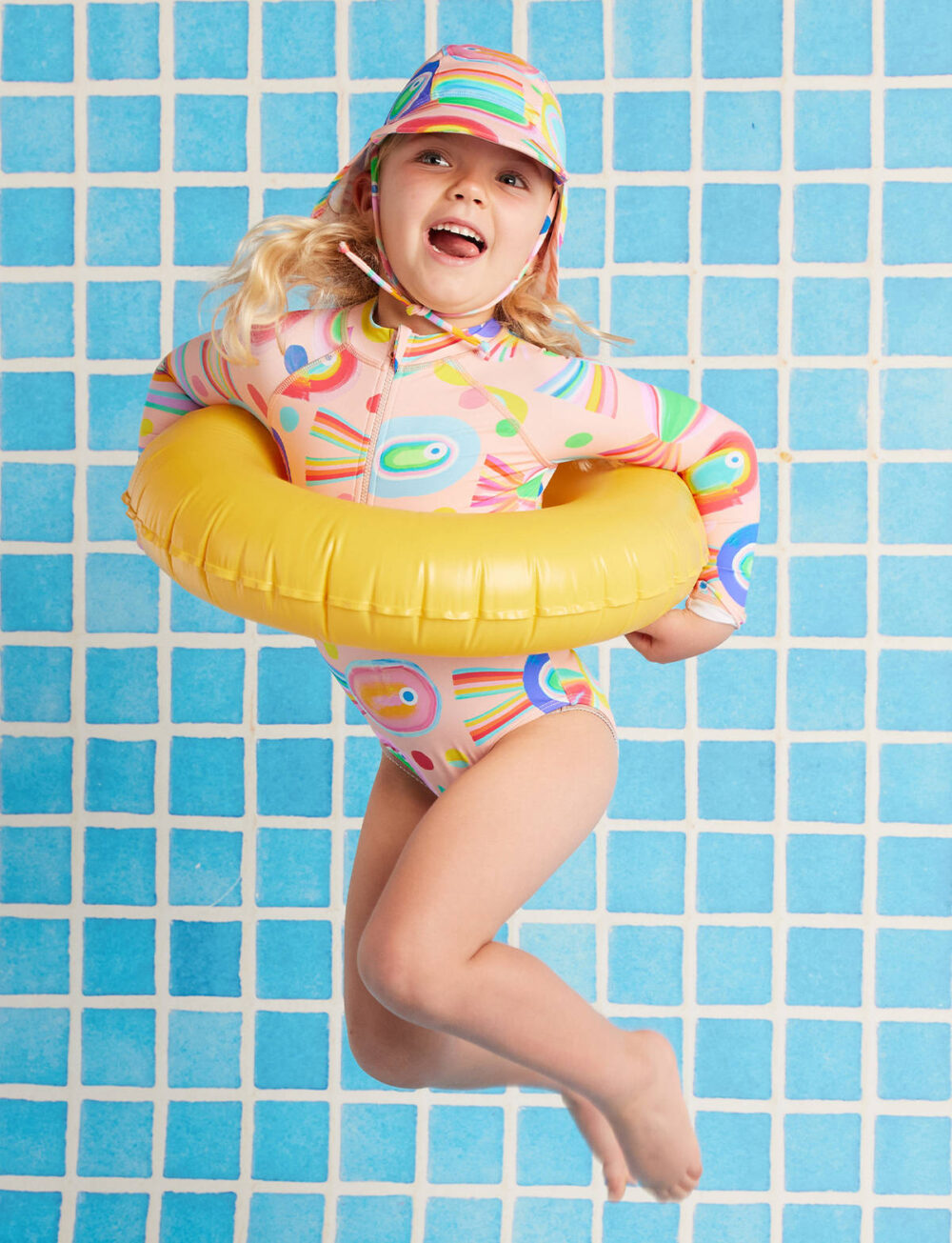 bynela-halcyon-nights-zip-bather-swim-hat-fancy-fins-01 Strój kąpielowy dziecięcy z długim rękawem UPF 50+